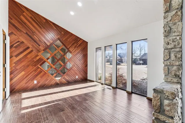 Photo 6 — 4313 Saint Thomas Drive, Oklahoma City, OK 73120