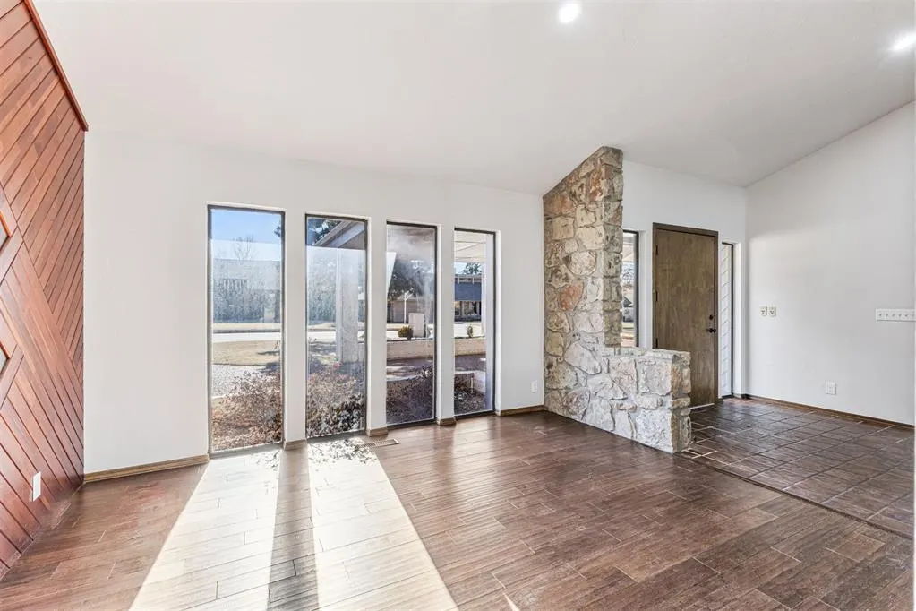Photo 8 — 4313 Saint Thomas Drive, Oklahoma City, OK 73120