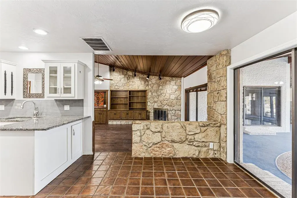 Photo 16 — 4313 Saint Thomas Drive, Oklahoma City, OK 73120