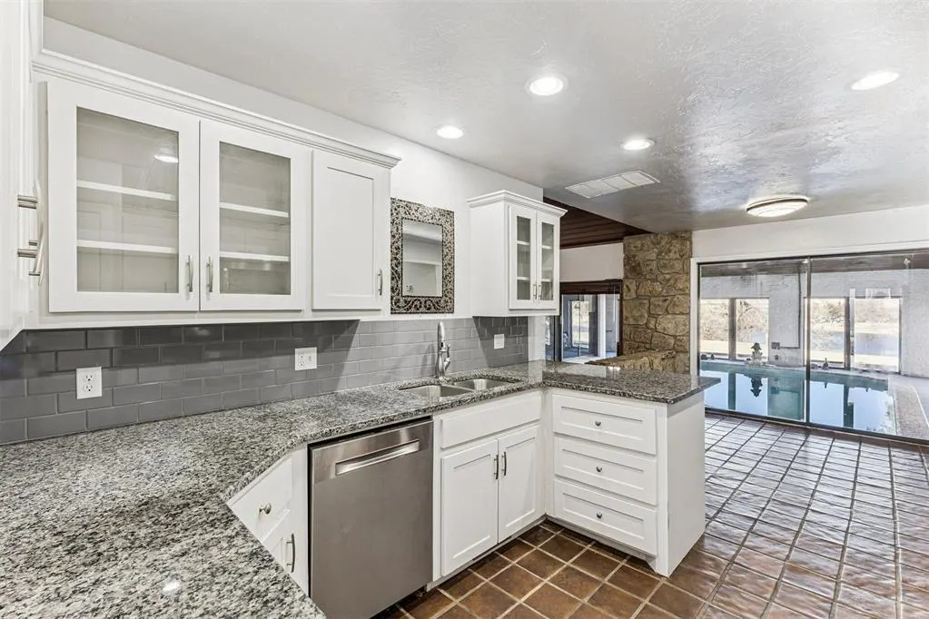 Photo 21 — 4313 Saint Thomas Drive, Oklahoma City, OK 73120