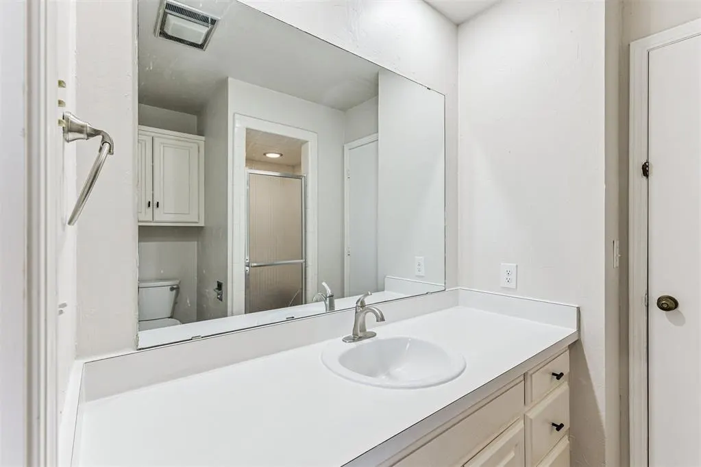 Photo 33 — 4313 Saint Thomas Drive, Oklahoma City, OK 73120