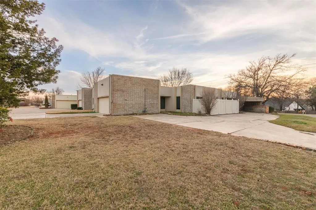 Photo 2 — 12725 Silver Lane, Oklahoma City, OK 73120