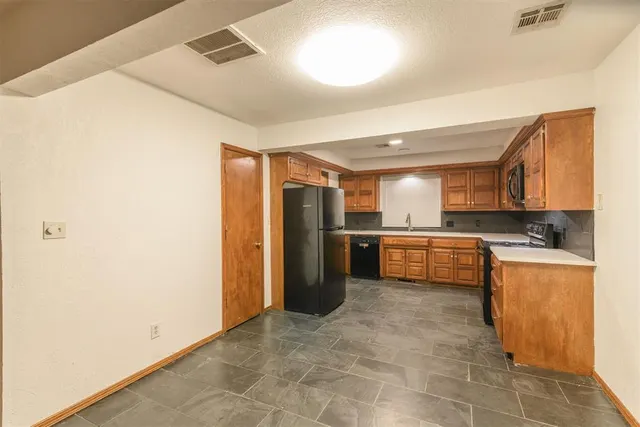 Photo 6 — 12725 Silver Lane, Oklahoma City, OK 73120