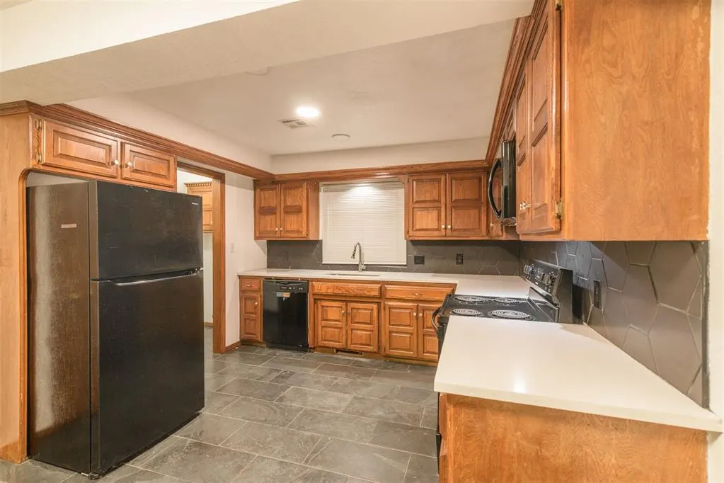 Photo 7 — 12725 Silver Lane, Oklahoma City, OK 73120