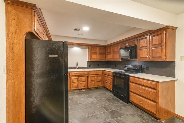 Photo 8 — 12725 Silver Lane, Oklahoma City, OK 73120