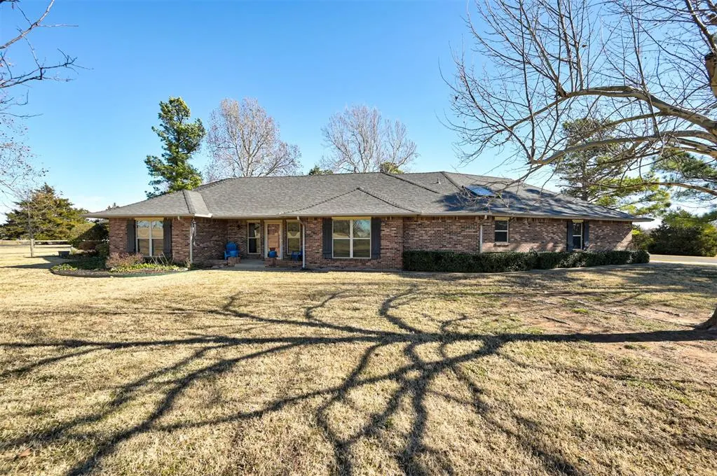 Photo 2 — 23400 Bob White Drive, Edmond, OK 73025