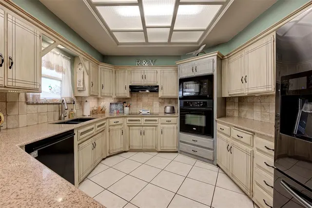 Photo 7 — 23400 Bob White Drive, Edmond, OK 73025