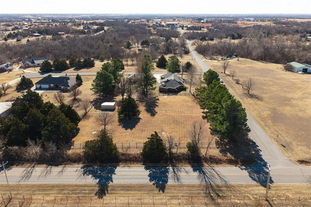 Photo 33 — 23400 Bob White Drive, Edmond, OK 73025