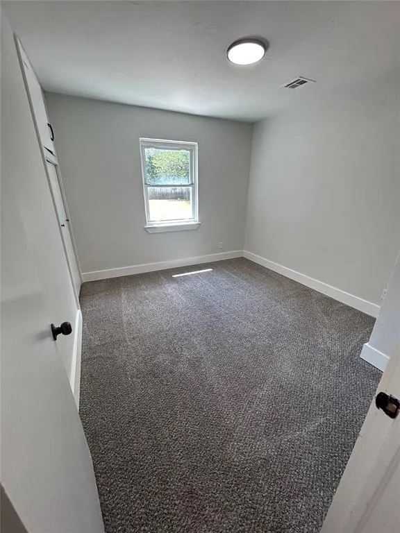 Photo 5 — 2116 Westchester Drive, The Village, OK 73120