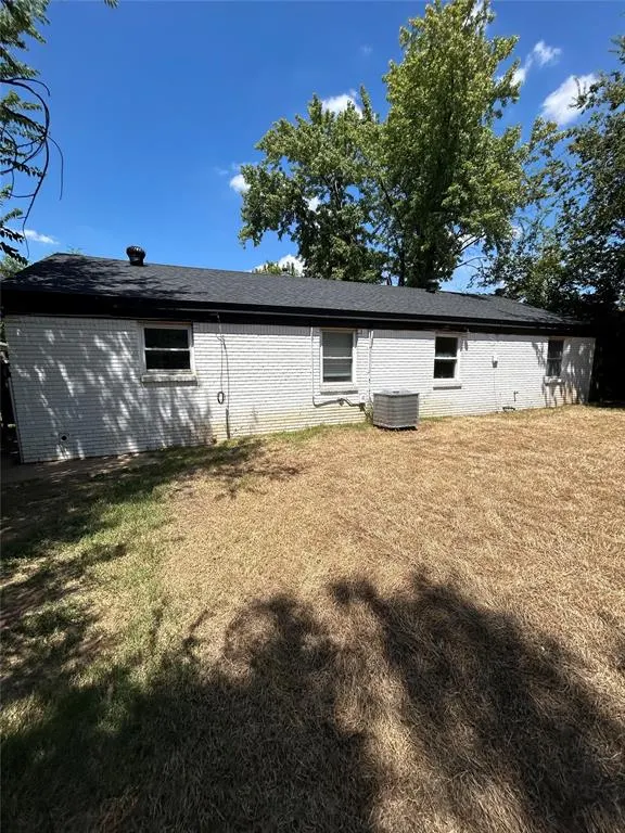 Photo 10 — 2116 Westchester Drive, The Village, OK 73120