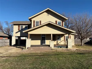 Sold home at 5621 NW 42nd Street