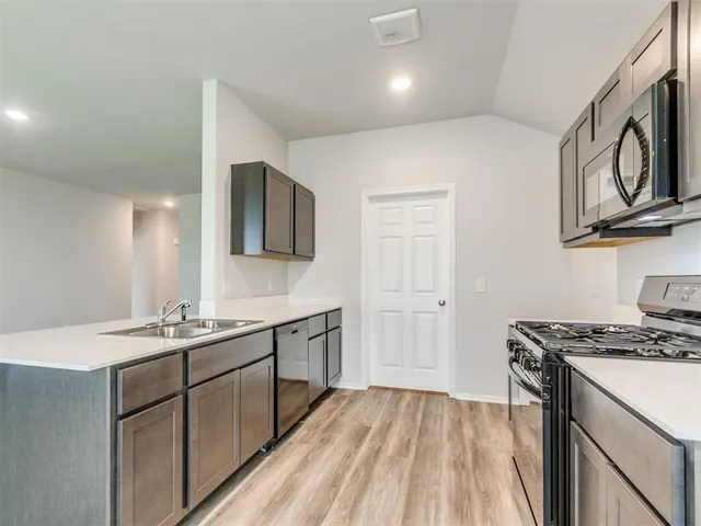 Photo 7 — 1776 SE 20th Street, Newcastle, OK 73065