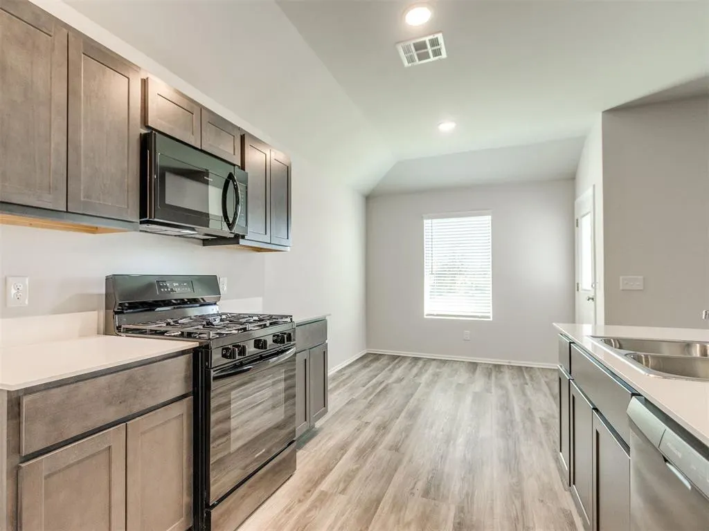 Photo 10 — 1776 SE 20th Street, Newcastle, OK 73065