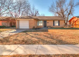 Sold home at 912 NE Katherine Place