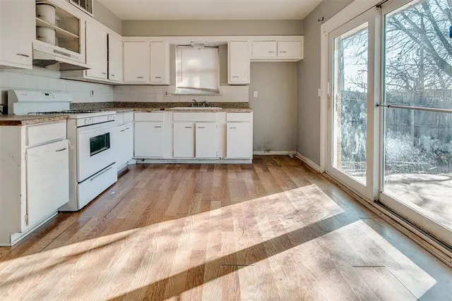 Photo 4 — 912 NE Katherine Place, Oklahoma City, OK 73114