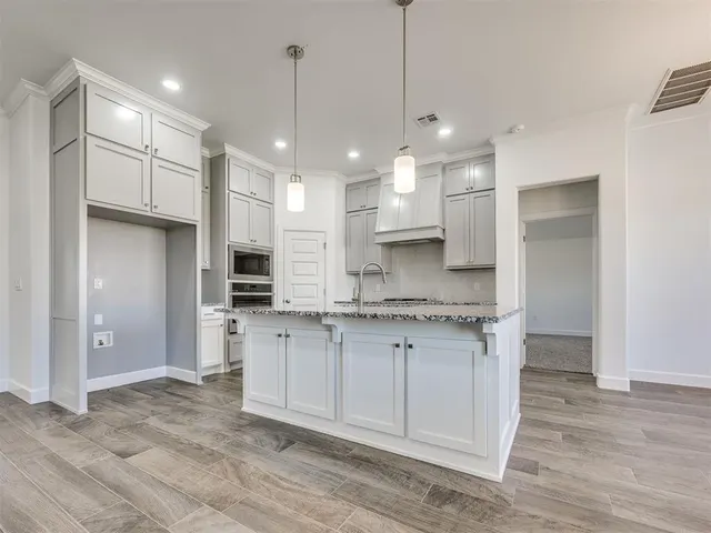Photo 8 — 2917 Kingswood Drive, Norman, OK 73071