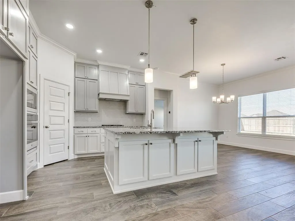 Photo 9 — 2917 Kingswood Drive, Norman, OK 73071