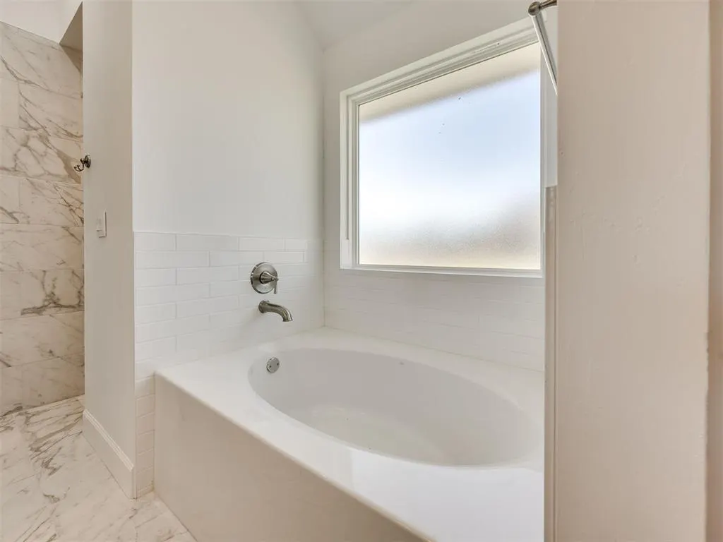 Photo 16 — 2917 Kingswood Drive, Norman, OK 73071