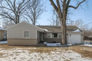 Sold home at 902 S McFarland Street