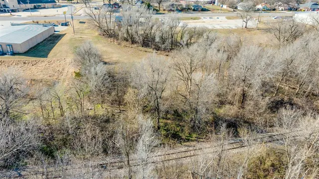 Photo 3 — 2220 Church Avenue, Harrah, OK 73045