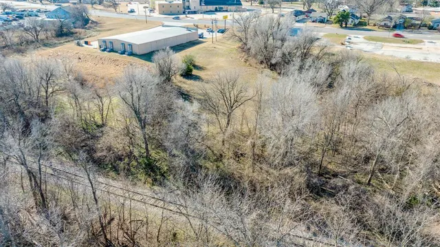 Photo 5 — 2220 Church Avenue, Harrah, OK 73045