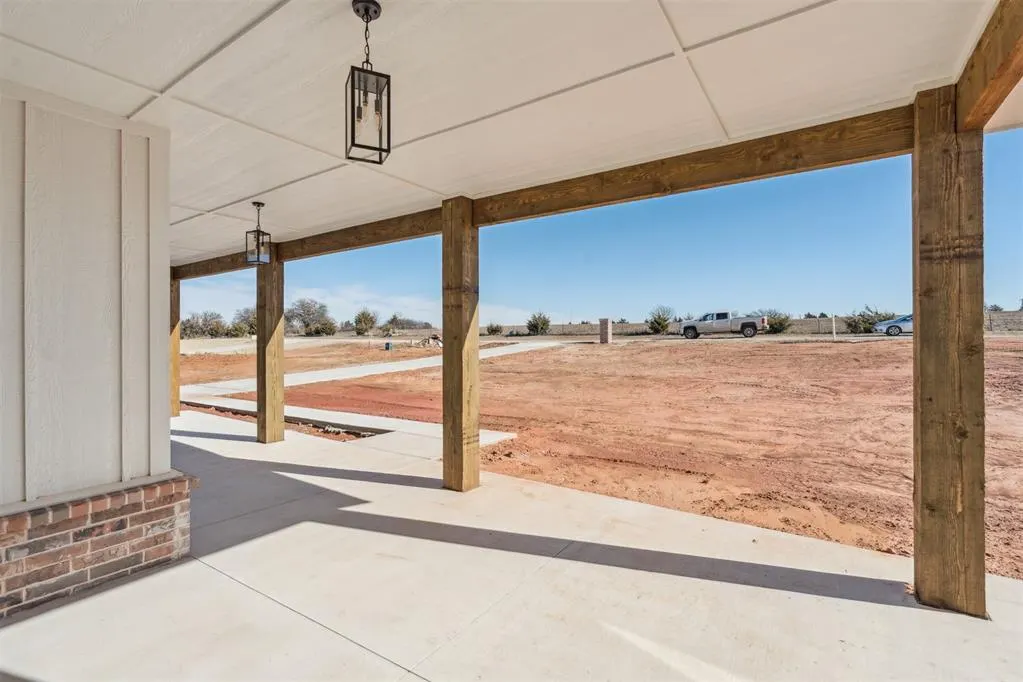 Photo 11 — 921 Meadow Park Road, Guthrie, OK 73044