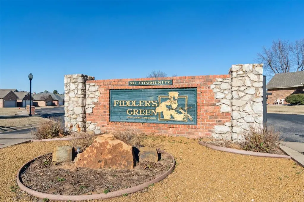 Photo 2 — 908 Heather Glen Drive, Norman, OK 73072