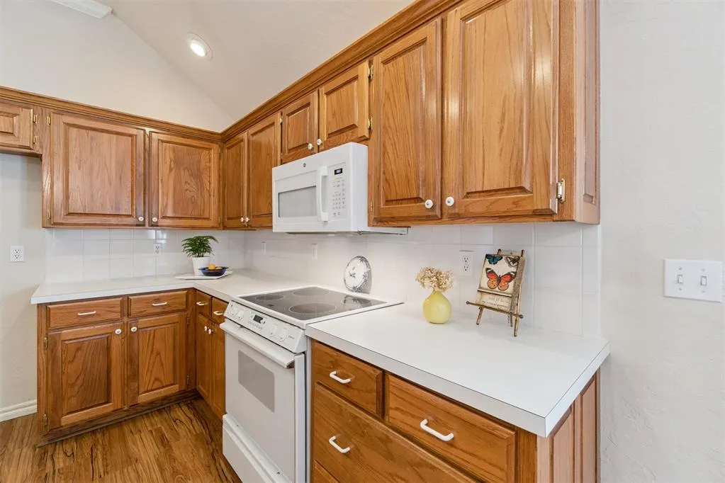 Photo 10 — 908 Heather Glen Drive, Norman, OK 73072