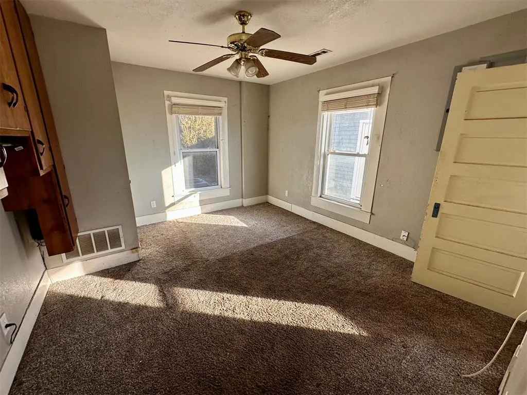 Photo 4 — 402 N 2nd Street, Sayre, OK 73662