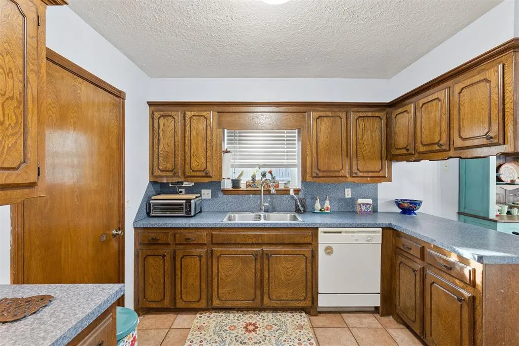 Photo 8 — 809 Jay Drive, Noble, OK 73068