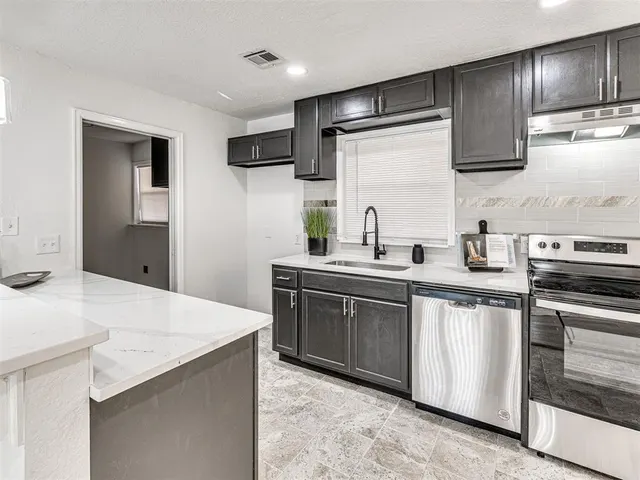 Photo 6 — 3001 NW 48th Street, Oklahoma City, OK 73112