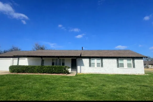 Front exterior — 3001 NW 48th Street, Oklahoma City, OK 73112