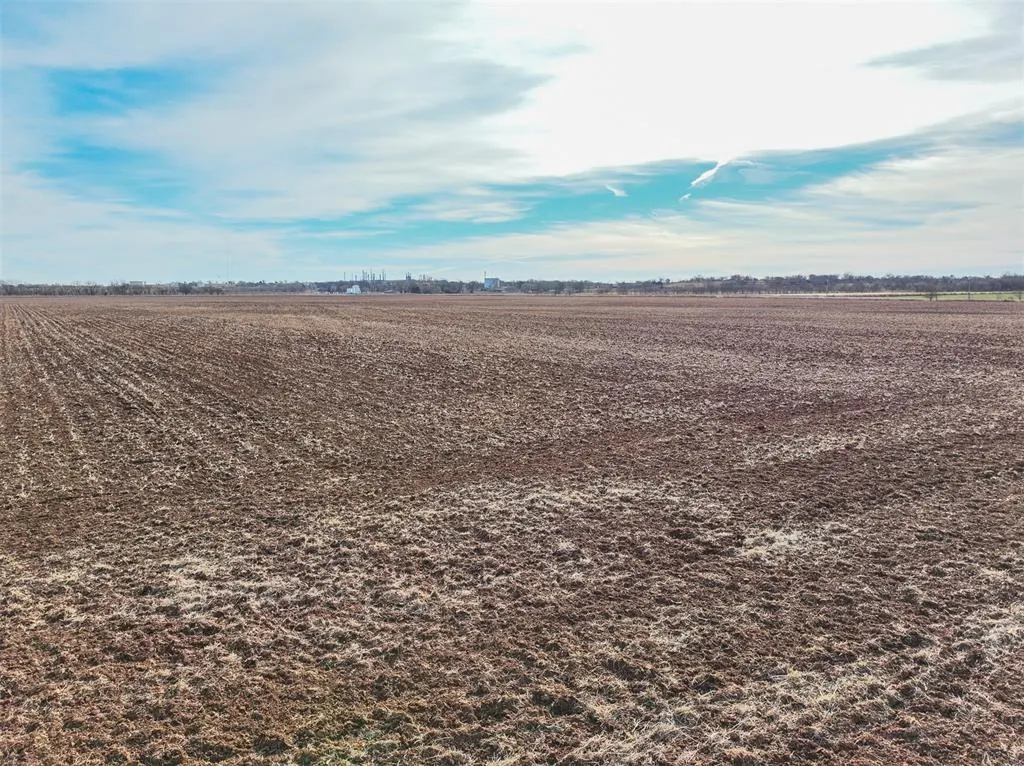 Front exterior — Highway 19, Maysville, OK 73057