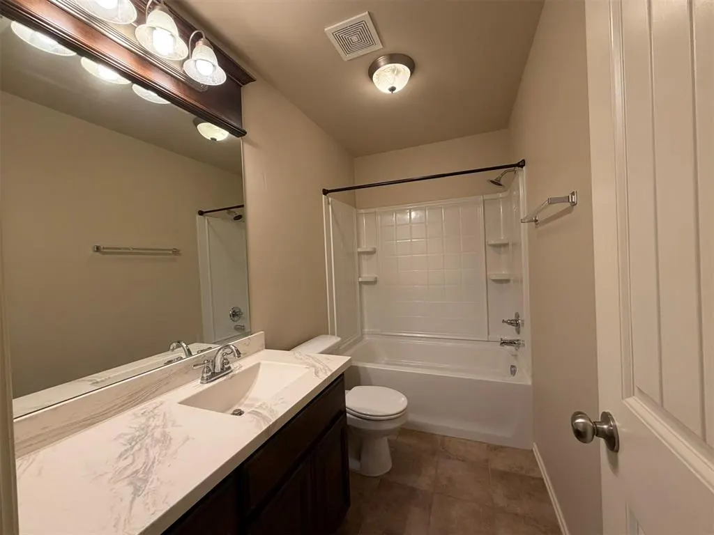 Photo 5 — 19128 Espada Drive, Edmond, OK 73012