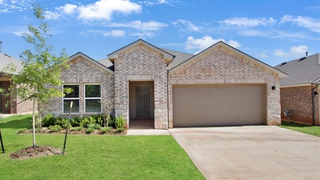 Front exterior — 929 S Bear Lane, Mustang, OK 73064