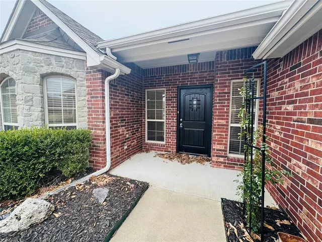 Photo 3 — 9206 N 95th East Place, Owasso, OK 74055