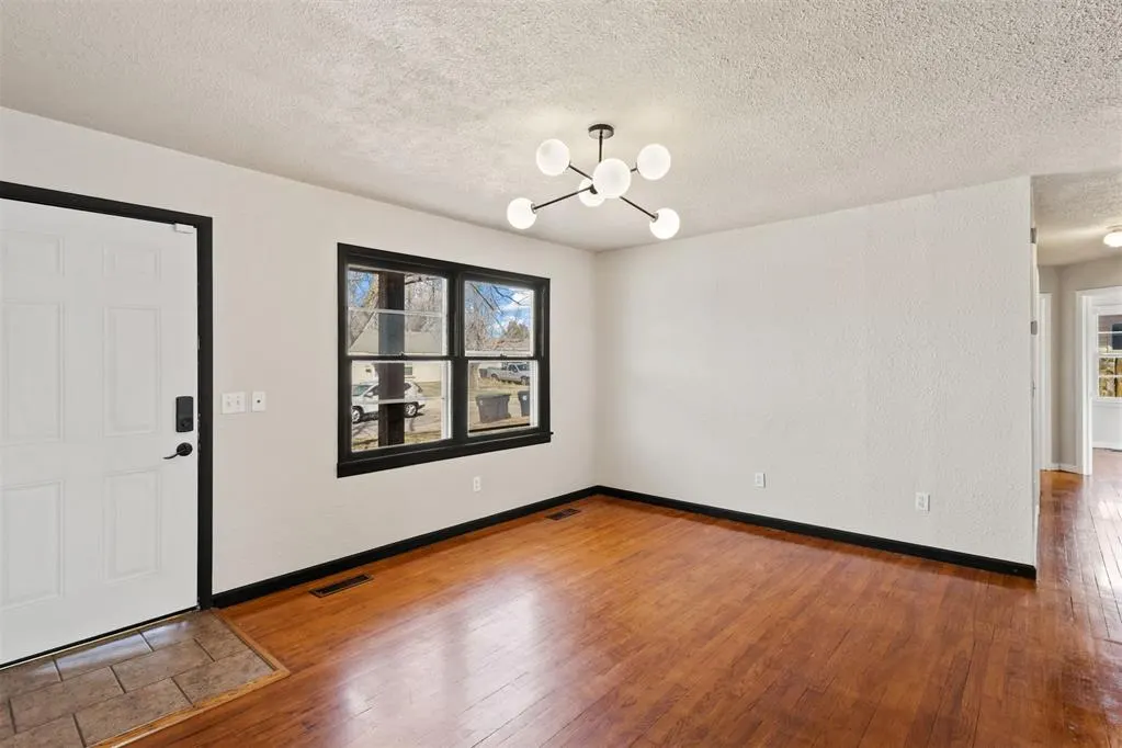 Photo 2 — 6806 NW 59th Terrace, Bethany, OK 73008