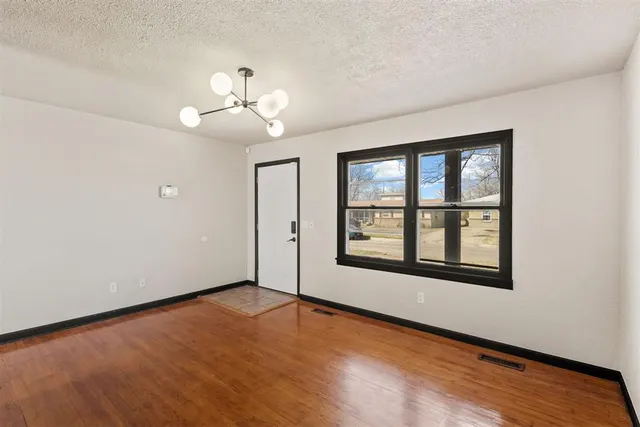 Photo 3 — 6806 NW 59th Terrace, Bethany, OK 73008
