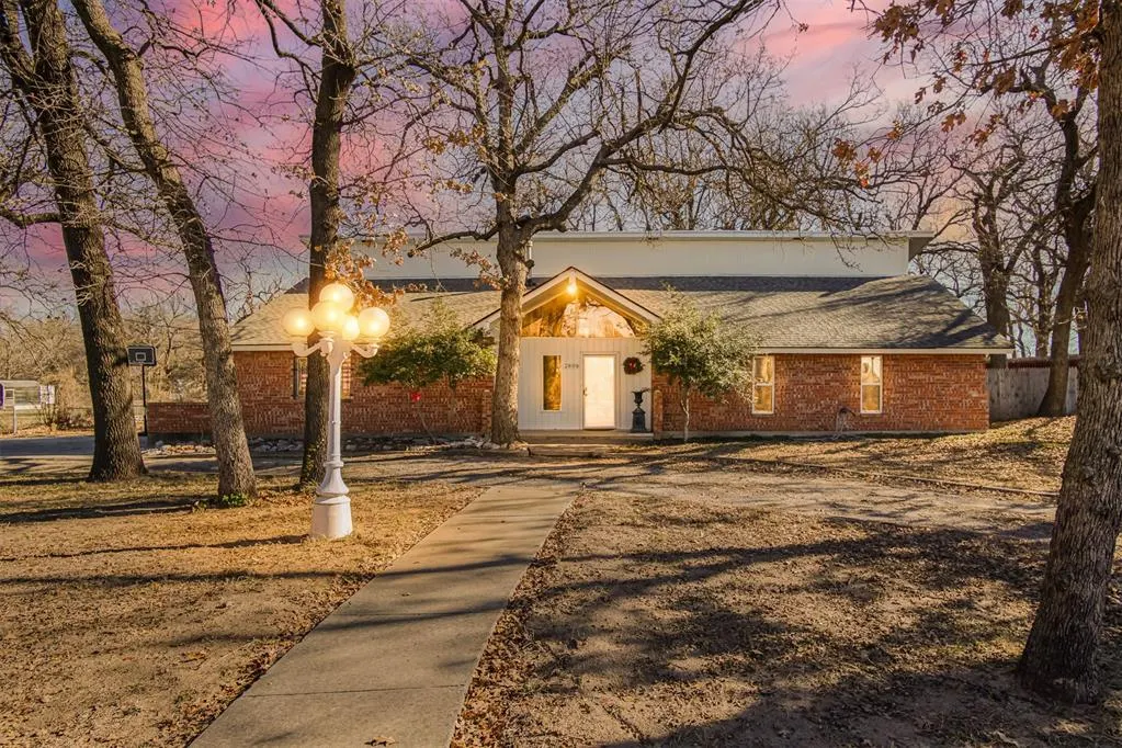 Front exterior — 2806 N Wilburn Avenue, Bethany, OK 73008