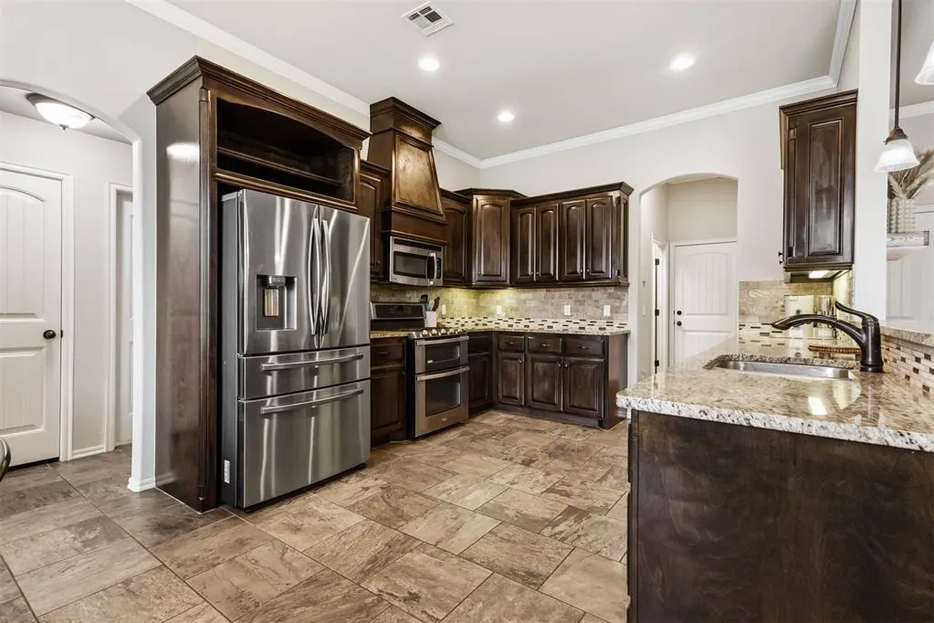 Photo 10 — 14101 Drakes Way, Yukon, OK 73099