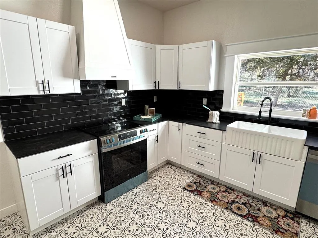 Photo 9 — 728 S 13th Street, Chickasha, OK 73018