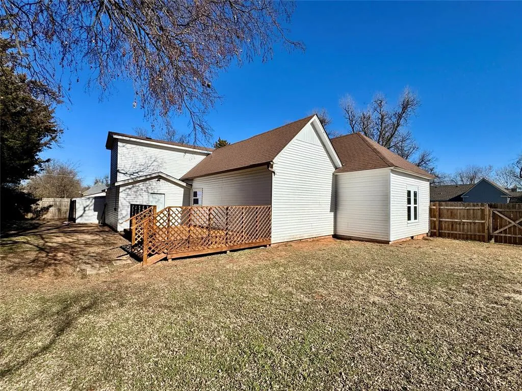Photo 38 — 728 S 13th Street, Chickasha, OK 73018