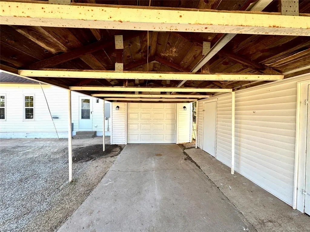 Photo 42 — 728 S 13th Street, Chickasha, OK 73018