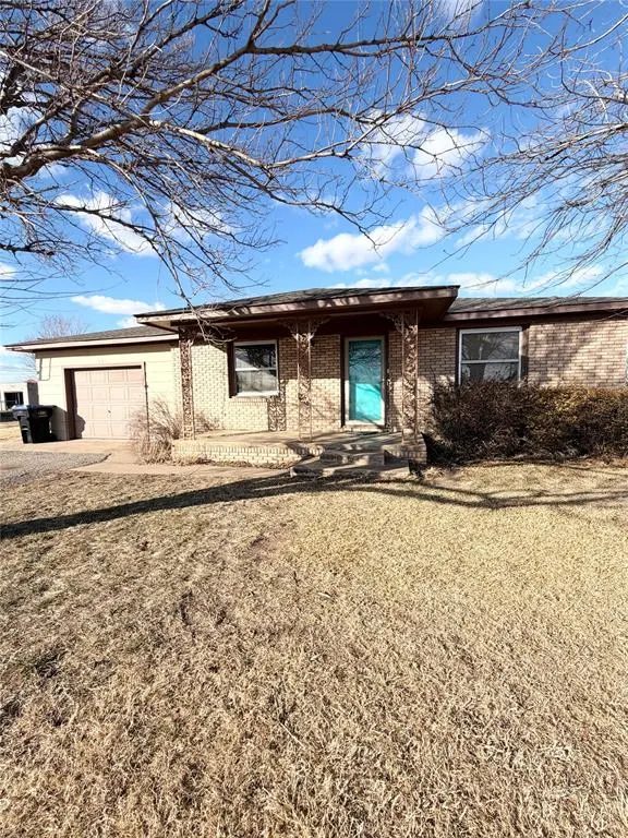 Front exterior — 521 E Warren Road, Blair, OK 73526
