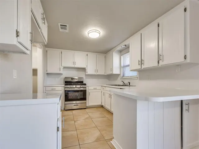 Photo 6 — 3121 SW 83rd Street, Oklahoma City, OK 73159
