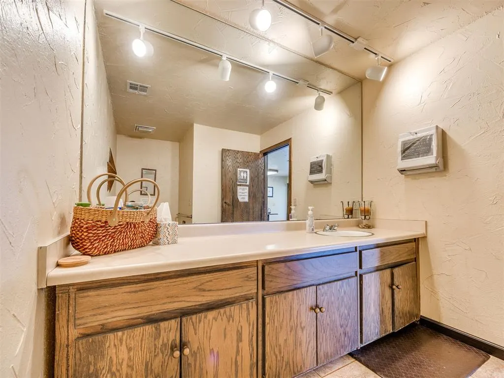 Photo 20 — 6400 N Santa Fe Avenue B & C, Oklahoma City, OK 73116