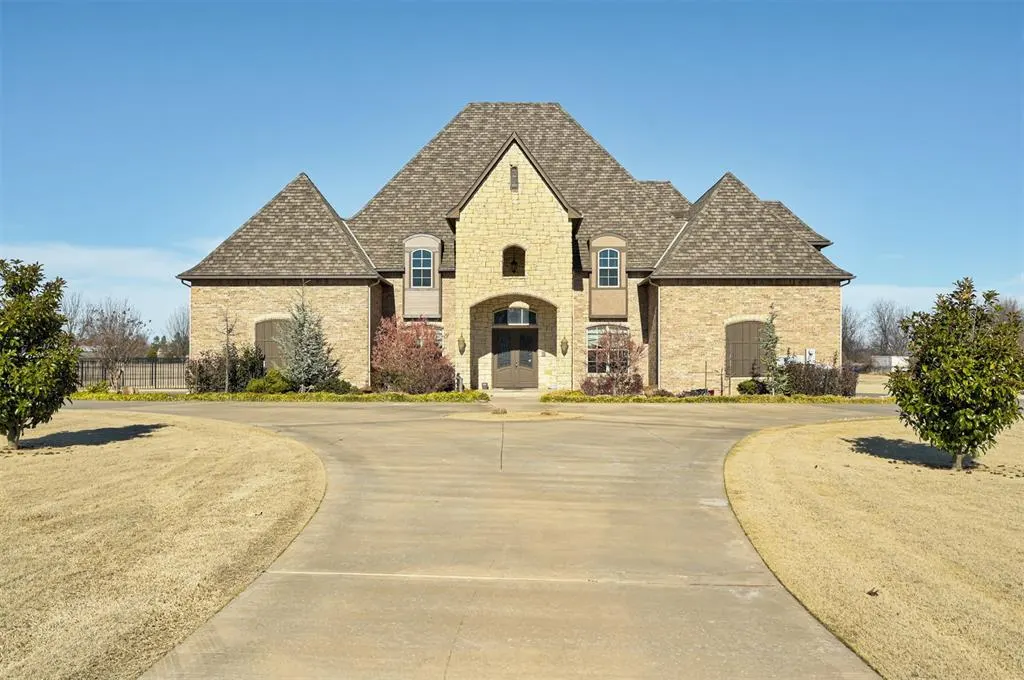 Front exterior — 7601 SW 104th Street, Oklahoma City, OK 73169