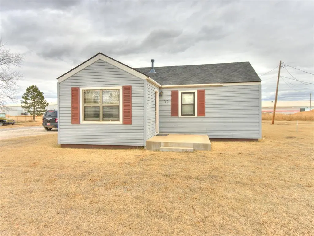 Photo 3 — 95 W Railroad Avenue, Okarche, OK 73762