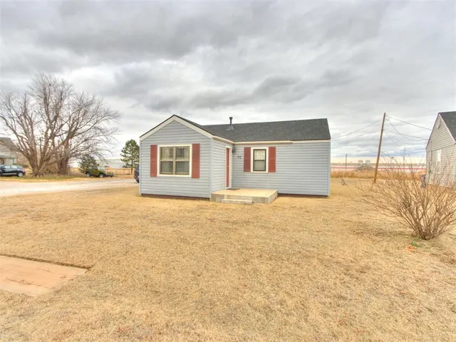 Photo 4 — 95 W Railroad Avenue, Okarche, OK 73762