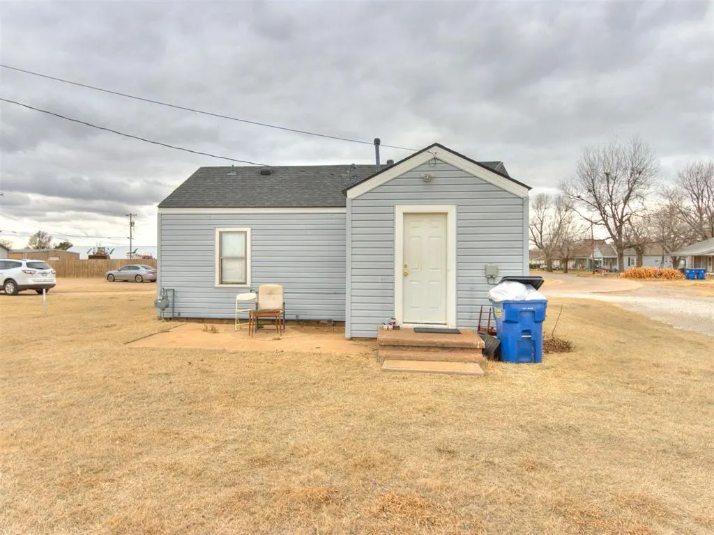 Photo 7 — 95 W Railroad Avenue, Okarche, OK 73762